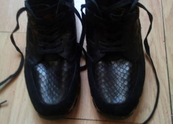 Buty sportowe skórzane z logo  AM  Nr43
