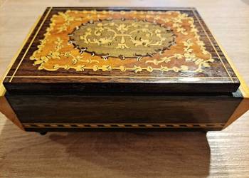 Szkatułka z pozytywką vintage