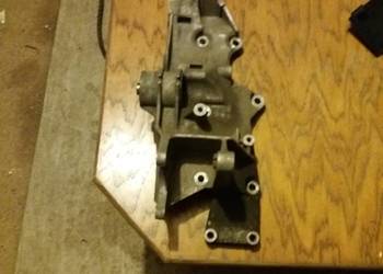 Audi VW Łapa alternatora pompy wspomagania visco 06B903143