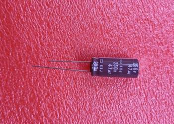 47uF 250V 105°C  KXJ Nippon Chemi-Con Kondensator 10szt