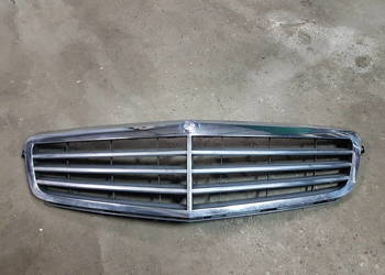 MERCEDES C KLASA W204 2008 2009  ATRAPA GRILL A2048800083