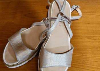 Sandały srebrny kolor 39 wizytowe bardzo dobry stan buty odkryte  letnie