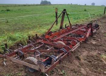 Kultywator uprawowy przedsiewny