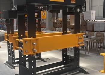 Prasa hydrauliczna 200t