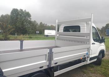 Transport wywrotka, auto dostawcze