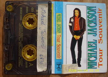 ROCK ,kaseta ; MICHAEL JACKSON--TOUR SOUVENIR .