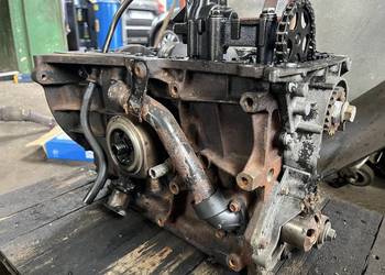 Blok Silnika Opel Vivaro 1.9