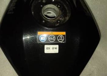 Kawasaki Z 125 zbiornik wraz z pompa paliwa