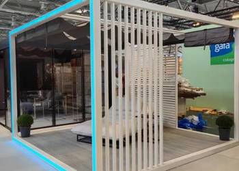 Pergola aluminiowa 4x4 CUBE biała – dach z tkaniny + deska kompozytowa