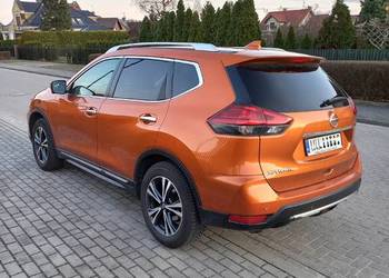 Auto osobowe marki: Nissan X-Trail z 2021 roku