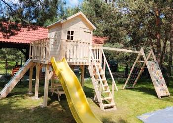 Plac zabaw duży domek dla dzieci.Ślizg 3m ścianka wspinaczkowa z siatką.