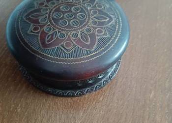 Drewniana szkatułka/puzderko