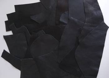 Skóra (480 g) Licowa Włoska średnie i małe kawałki Czarny