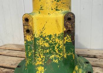 OBUDOWA ZWOLNICY R225947 / R225946 JOHN DEERE