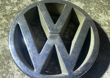 ZNACZEK EMBLEMAT GRILLA VW PASSAT B4
