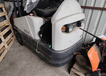 Ciągnik elektryczny STILL R06