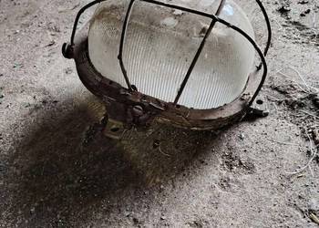 lampa przemysłowa metalowa retro