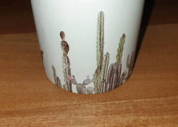 Osłonka, doniczka ceramiczna z kaktusami