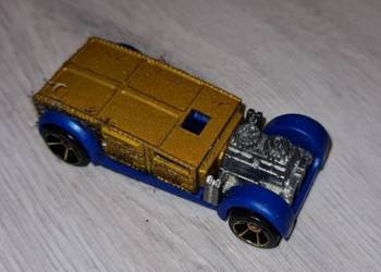 Autko resorak Hot Wheels Fast Cash 2010
