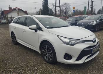 TOYOTA AVENSIS SALON POLKSA 2018