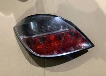 13222324 Lampa tył tylna lewa 5 drzwi Opel astra h 3 III