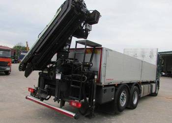 Skrzyniowy skrzynia z tylnym dzwigiem 6x2 Volvo ZFh