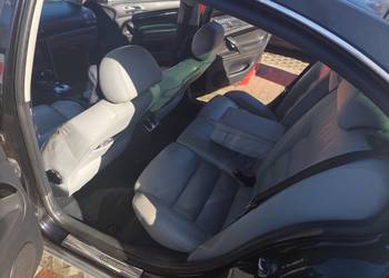 Sprzedaję fajny samochód.