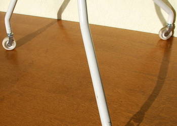 Wieszak stojak garderobiany kółka Ikea PS 2017 Gustav Carlberg