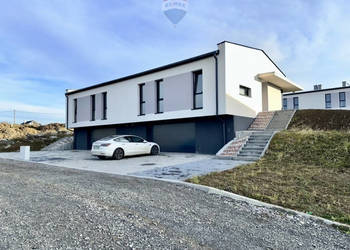 Nowy dom w Starym Bielsku | Garaż dwustanowiskowy