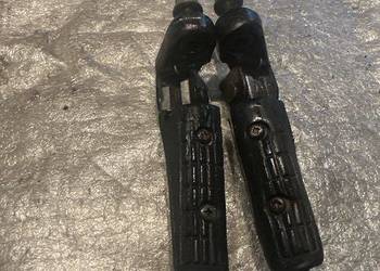 Yamaha FZ750 Podnóżki Prawy Lewy M947