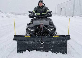Pług śnieżny V 150 cm do ATV z agregatem hydraulicznym i siłownikiem