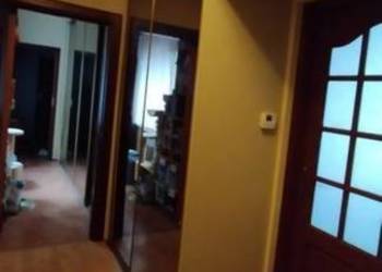 szafa przesuwna z drzwiami szklanymi do bardzo pilnej sprzedaży