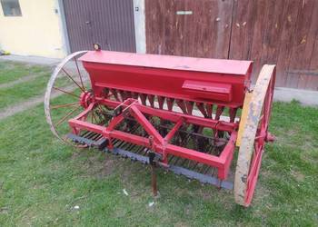 Siewnik zbożowy do ciągnika idealny do C330 T25 kompletny i sprawny