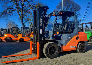 Wózek widłowy Toyota 52-8FDJF35 8FDJF35 3,5 t triplex 4,3 m diesel 2011