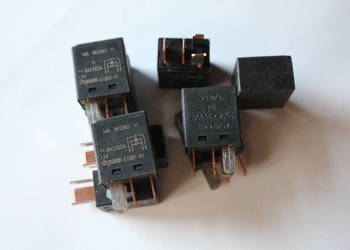 MITSUBISHI COLT PRZEKAŹNIK TYCO -E1001X1 MB953382 042162A