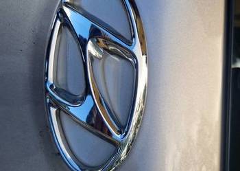 KLAPA ZNACZEK EMBLEMAT Z LITERKAMI HYUNDAI TUCSON