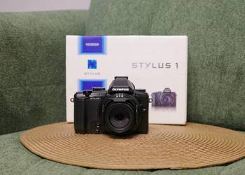 Olympus Stylus 1 (12 Mpix \ f/2.8 / 10,7 x zoom opt.\ RAW /JPEG)