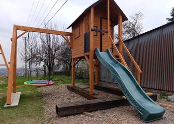 Place zabaw, wieże, domki drewniane w różnej konfiguracji!
