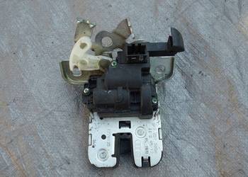 AUDI A4 B8 Audi A3 8P A5  ZAMEK KLAPY TYŁ 8K9827505A // 22