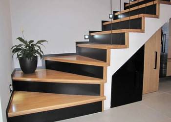 SCHODY  drewniane , stalowe , dębowe , jesionowe .