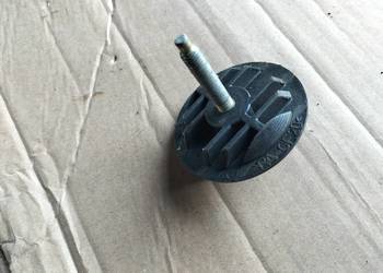 FIAT CC CINQUECENTO UNO SEICENTO  ŚRUBA KOŁA ZAPASOWEGO