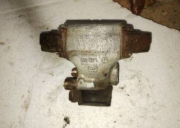 Sprzedam tylny cylinderek z zaciskiem do Fiata 125