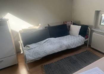 Łóżko metalowe biale