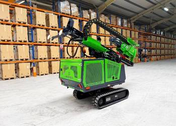 Kafar samojezdny do barier drogowych marki Mazaka MW 400 TX5, maszt 3,1 m