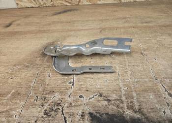 SEAT ATECA ZAWIAS MASKI LEWA PRZÓD 575823301A