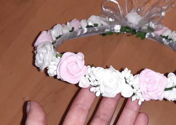 Wianek komunijny bialo jasnorozowy