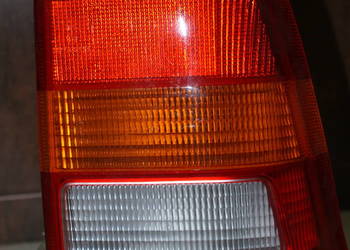 LAMPA TYLNA OPEL KADETT E 84-91 SEDAN 4-d NOWA PRAWA