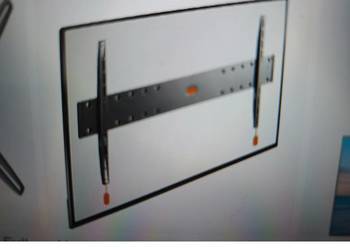 Uchwyt TV.do montażu na ścianę.