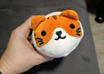 pluszowa maskotka gniotek w kształcie tygrysa marki Astra.