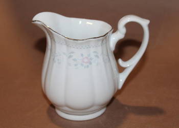 Porcelanowy mlecznik w kwiaty nr 1158